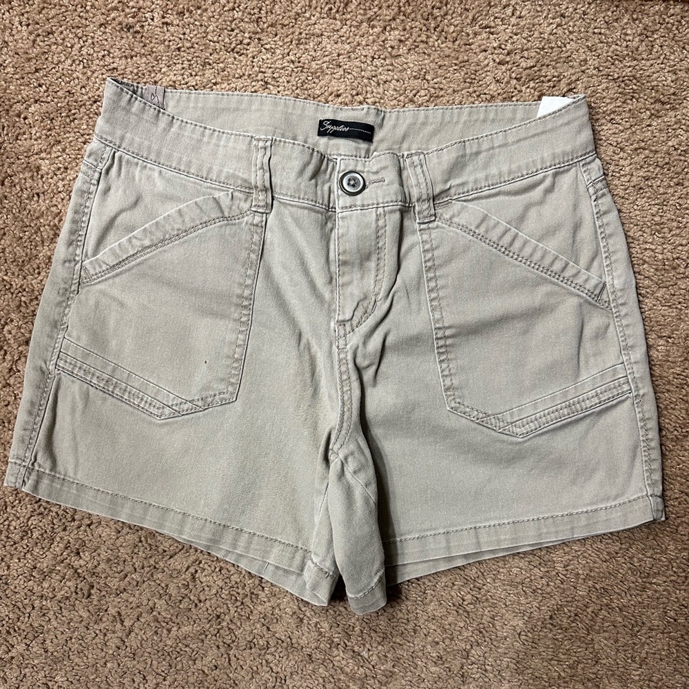 Light green/tan Women's Shorts